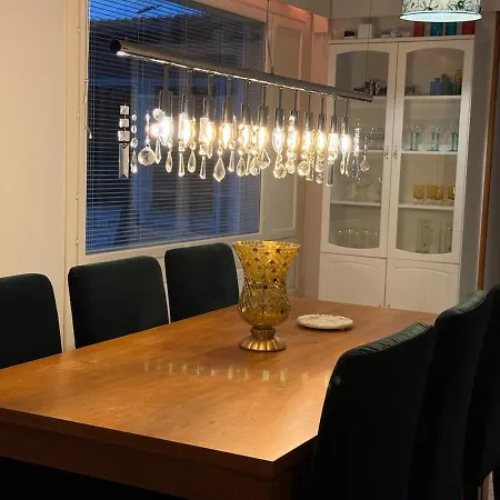 Semesterbostad Spacious 3-bedroom House With Sauna In *