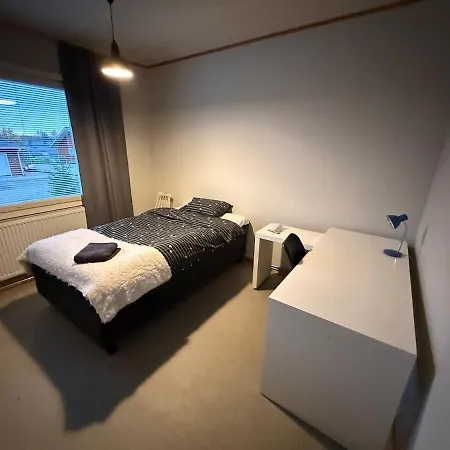 Semesterbostad Spacious 3-bedroom House With Sauna In *